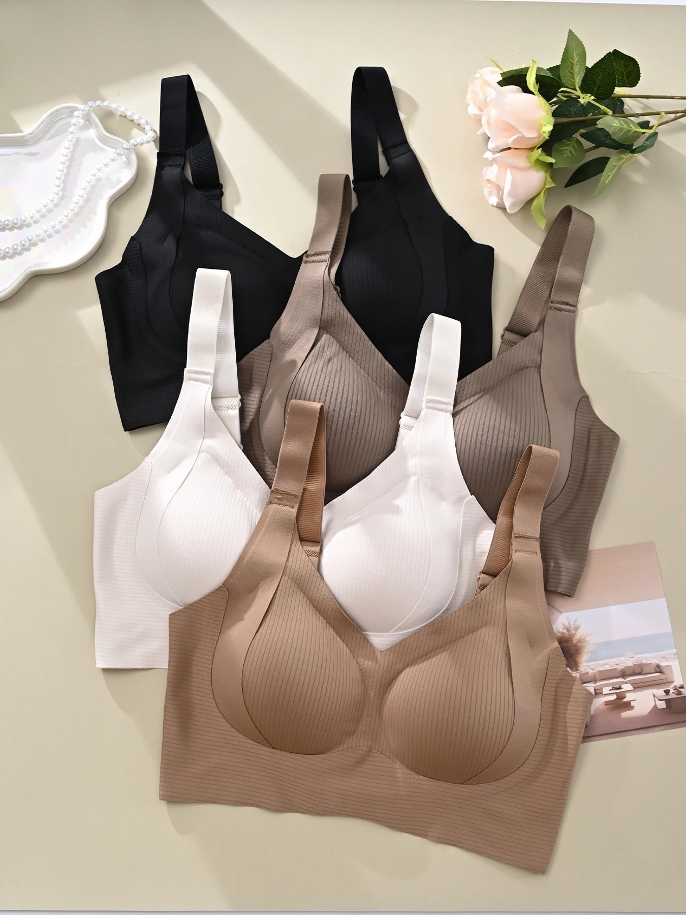 OFFRE 4x1 – Lot de 4 soutiens-gorge SECONDE PEAU – confort absolu, sans armatures ni coutures, avec un maintien naturel
